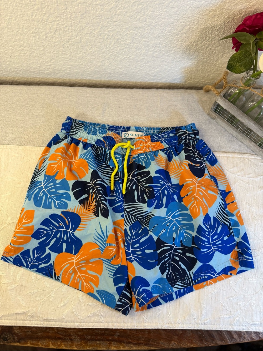 Klatie Men’s Blue & Orange Tropical Swim Trunks Size S.‎ Island vibes.